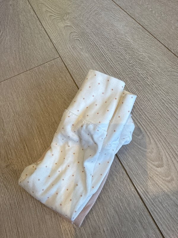 2x hm buxur með sokkum doppótt