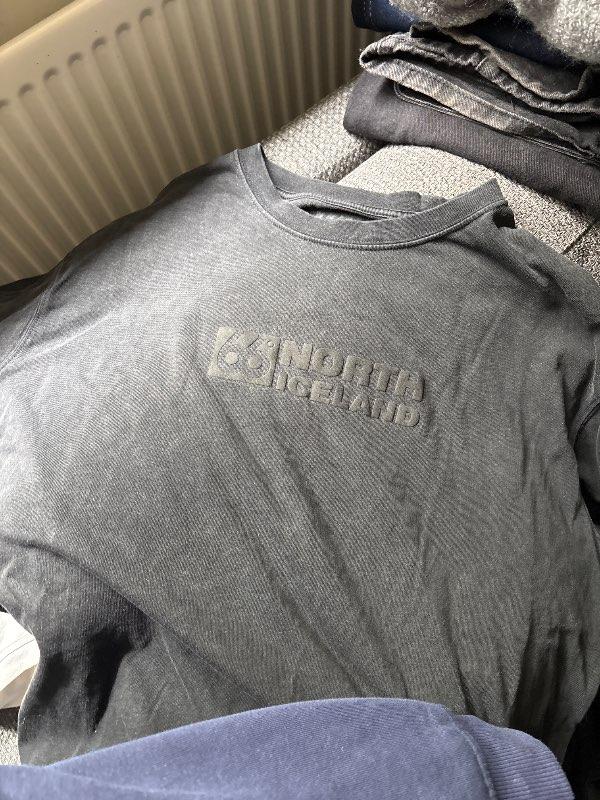 66 svört langerma