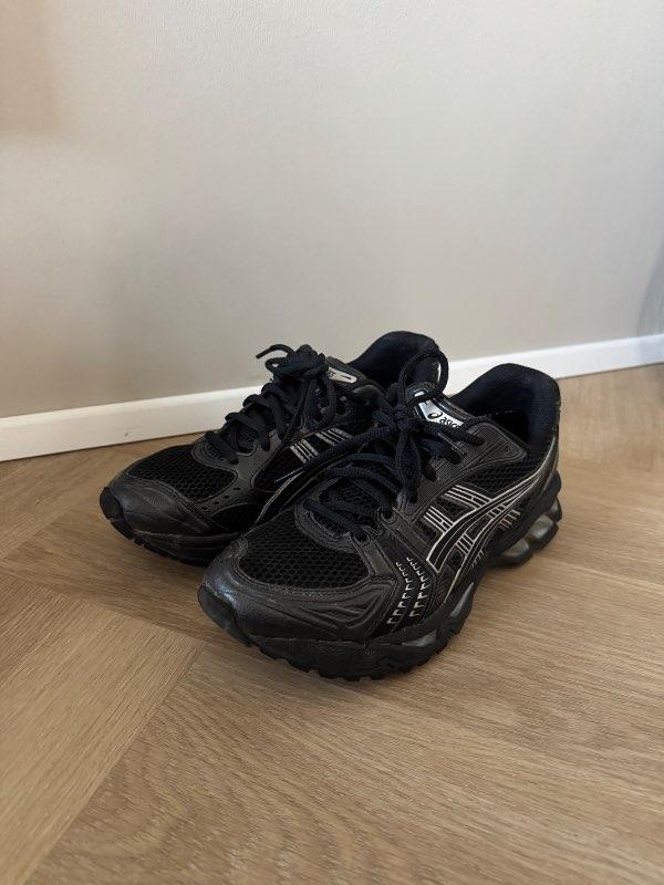 ASICS hlaupaskór