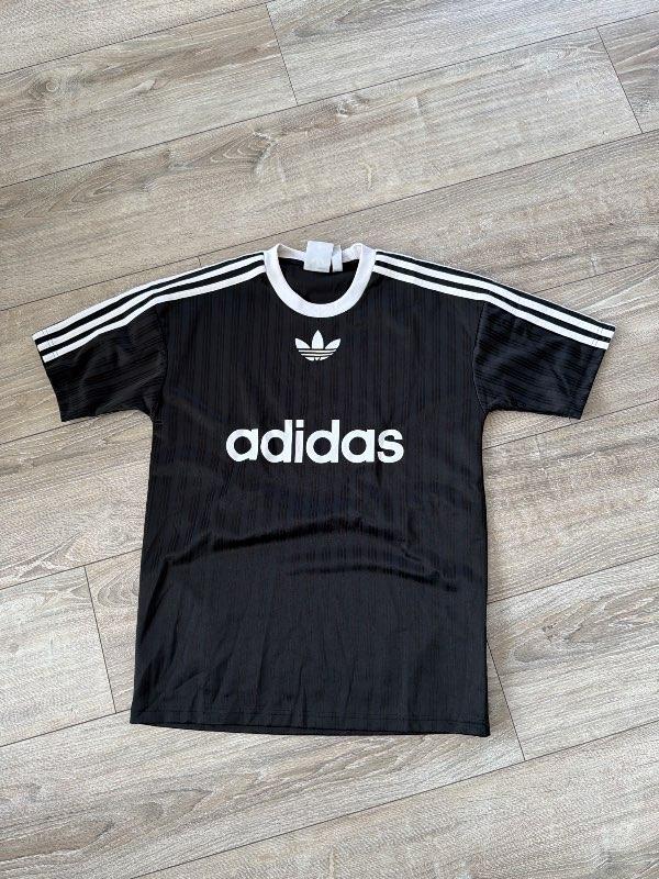 Adidas bolur