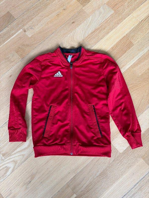 Adidas peysa rauð