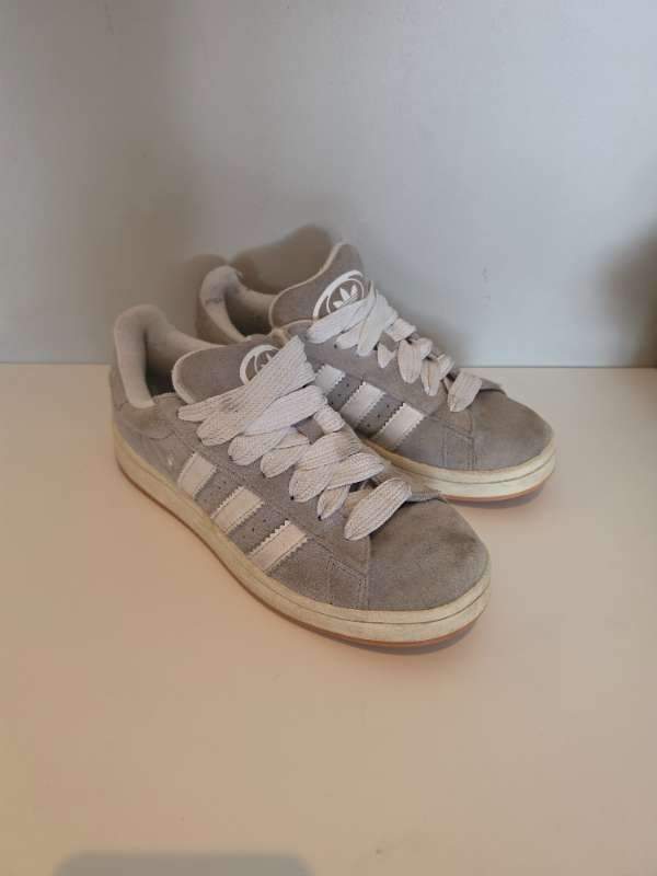Adidas skór