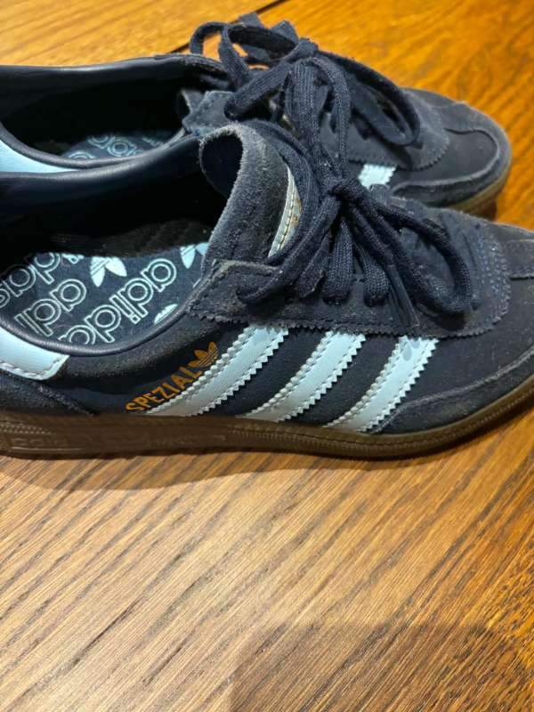Adidas skór