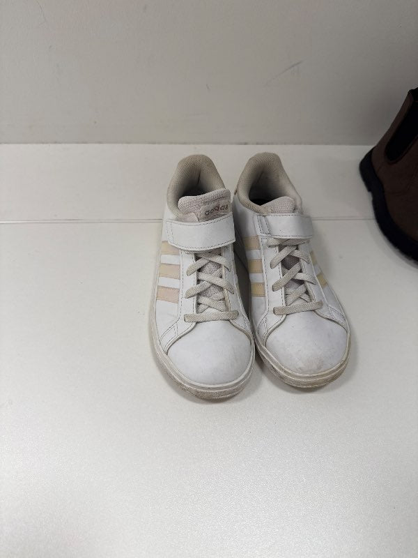 Adidas skór