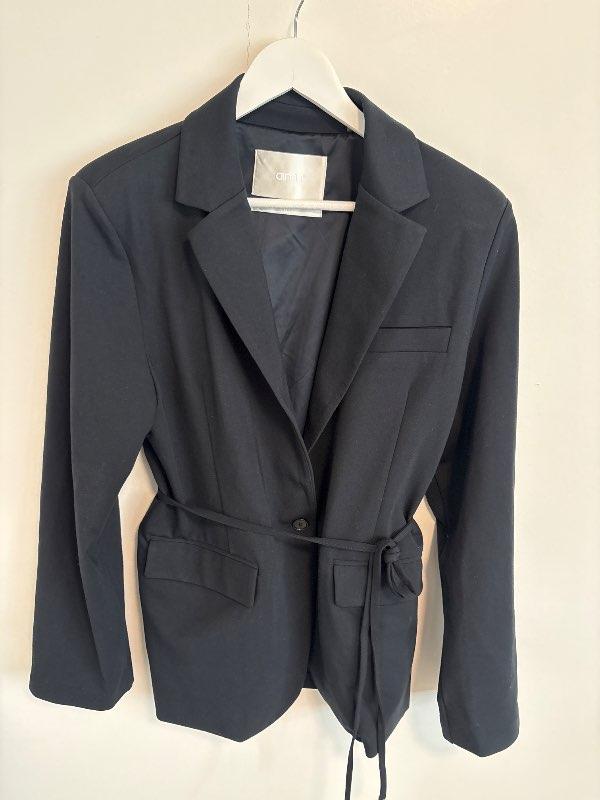 Ami’n svartur blazer