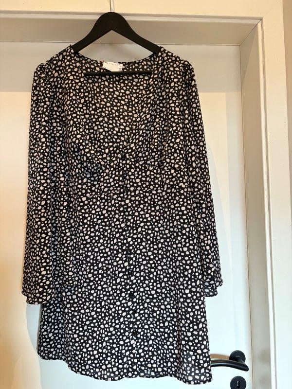 Asos polka kjóll