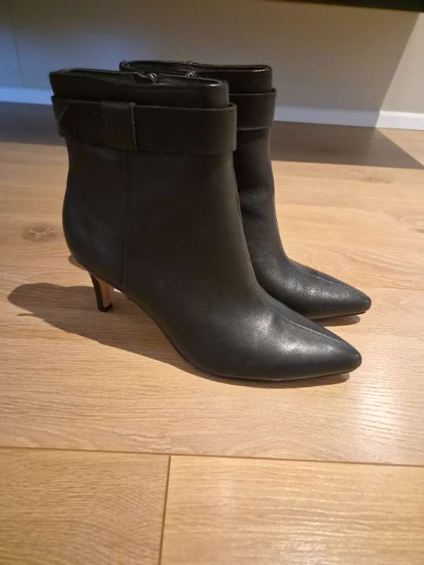 Banana Republic ökklastígvél svört
