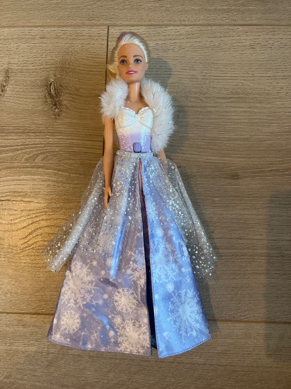 Barbie snowqueen