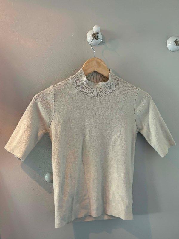 Beige bolur