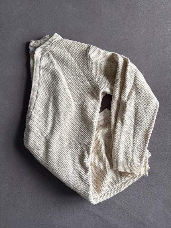 Beige golla
