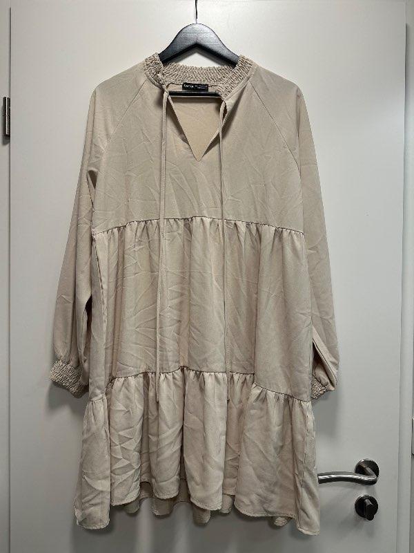 Beige kjóll (SHEIN)