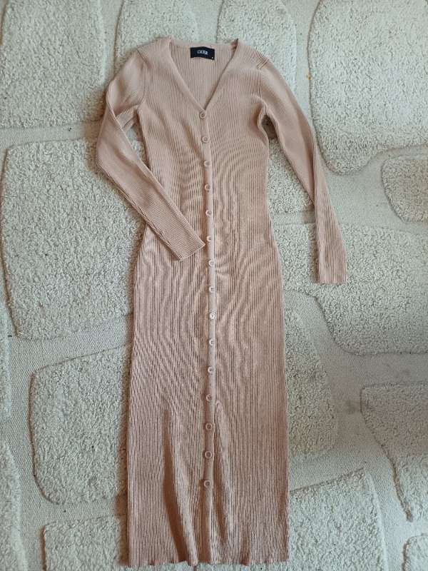 Beige midi kjóll Cider
