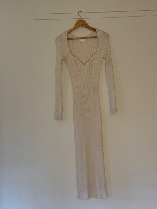 Beige ribbed maxi kjóll