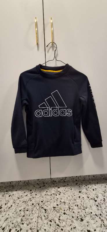 Blá adidas peysa