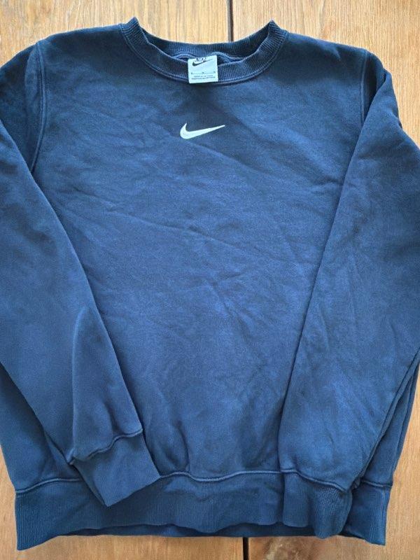Blá nike peysa