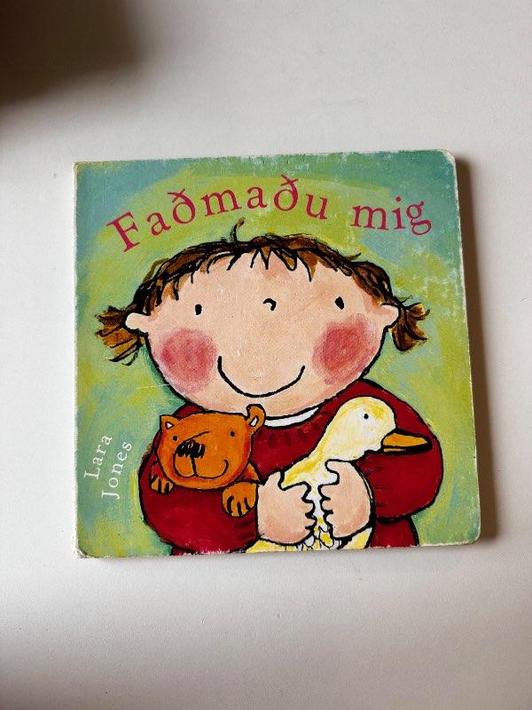 Bók - faðmaðu mig