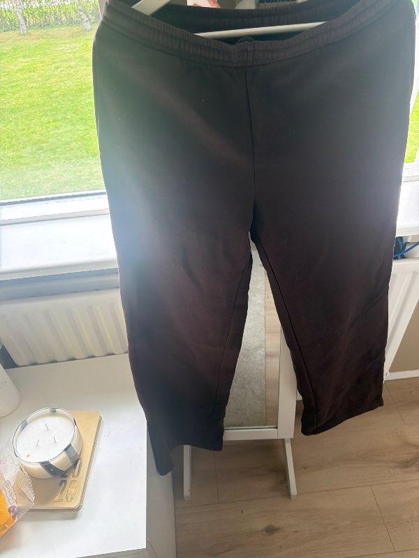 Brúnar sweatpants