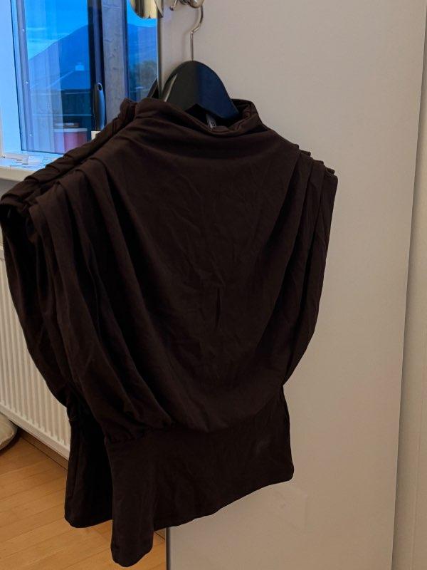 Brúnn h&m bolur
