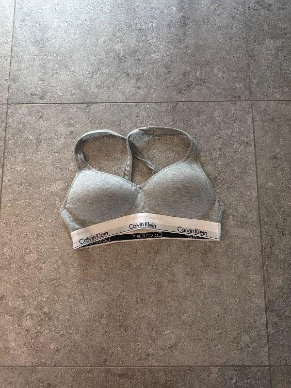 Calvin Klein Modern L ónotaður