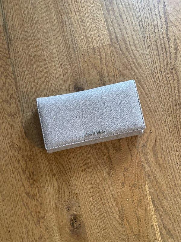 Calvin Klein veski