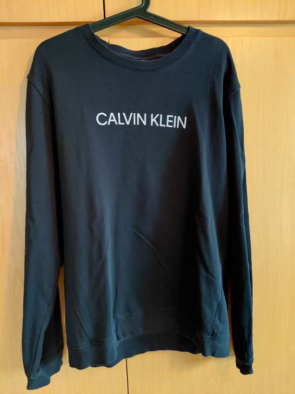 Calvin svört peysa