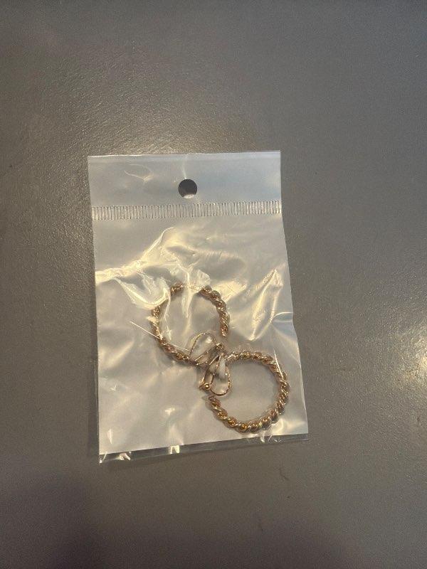 Clip on eyrnalokkar