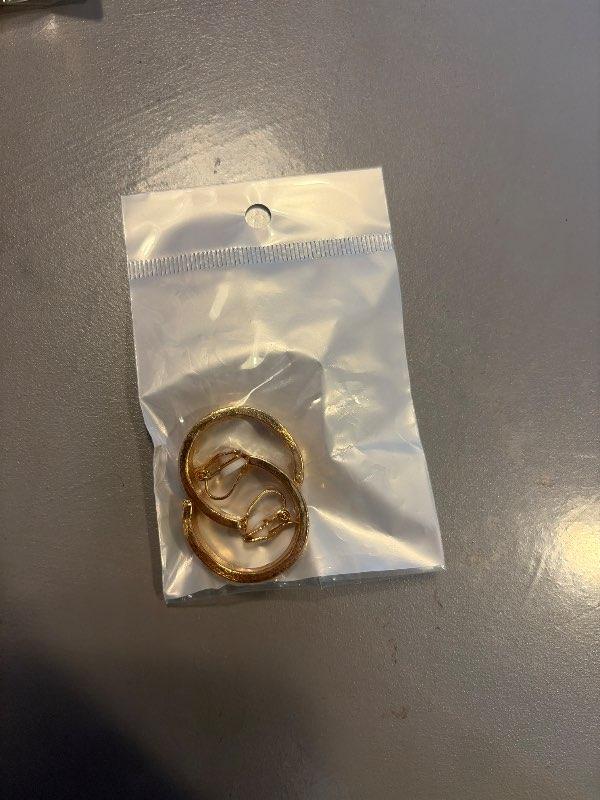 Clip on eyrnalokkar