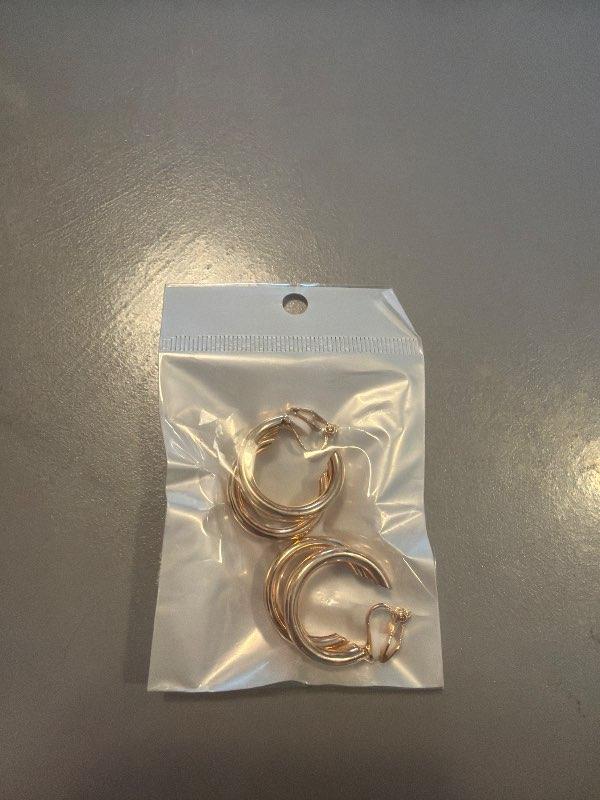 Clip on eyrnalokkar