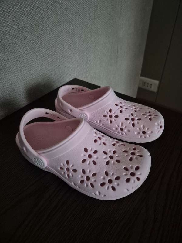 Crocs