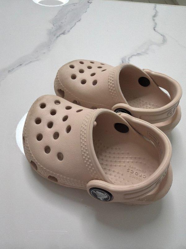 Crocs skór bleikir