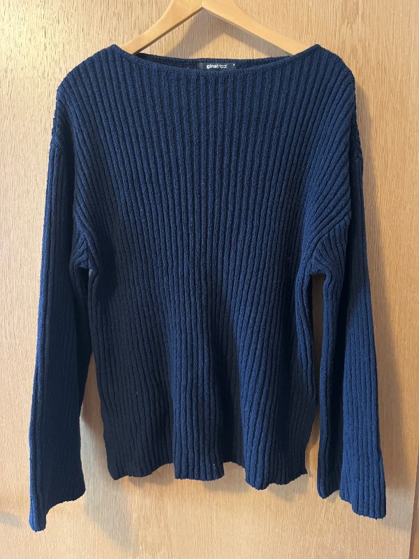 Dökkblá peysa - Gina Tricot