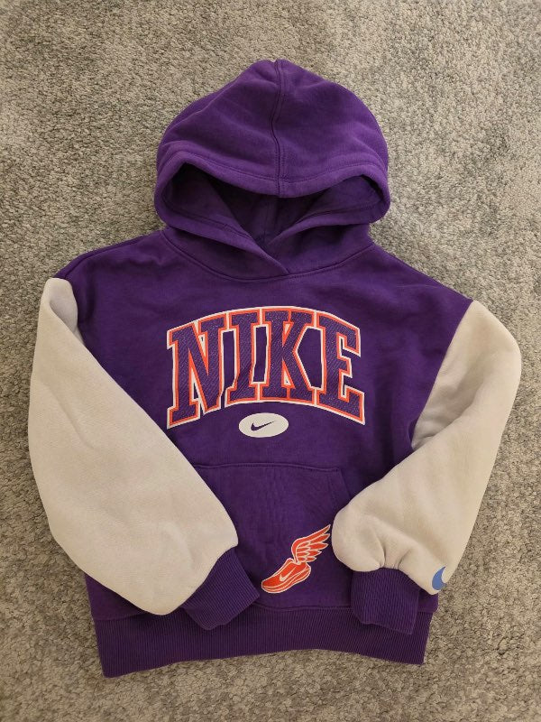 Fjólublár Nike peysa