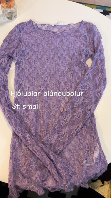 Fjólublár blúndubolur