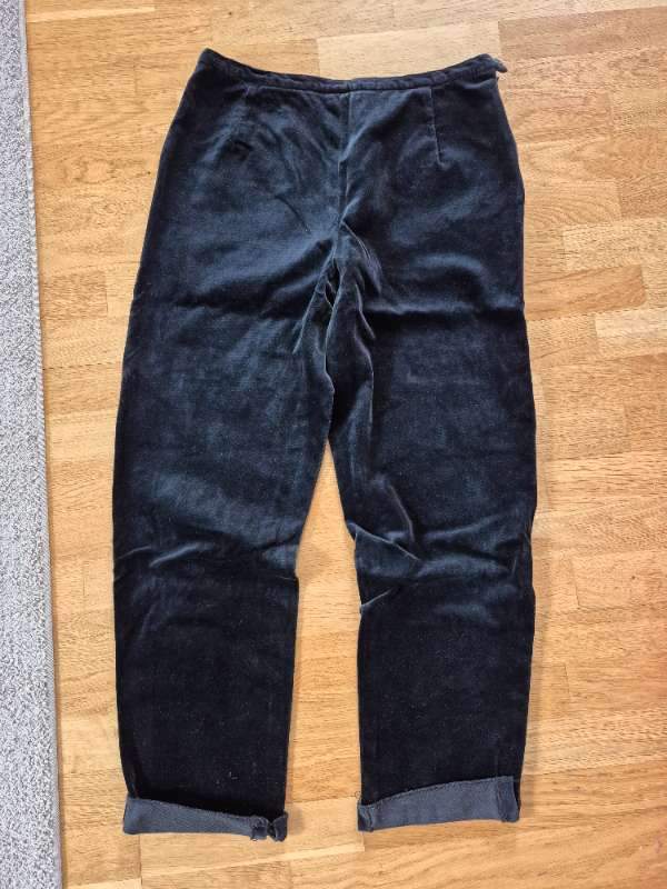 Flauelsbuxur svartar