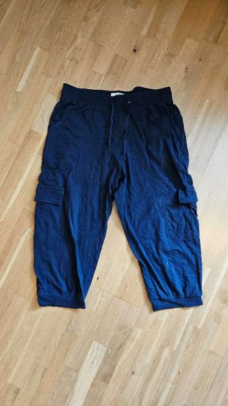 Freequent dökkbláar jorts