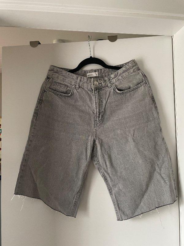 Gallastuttbuxur gráar perfect jeans