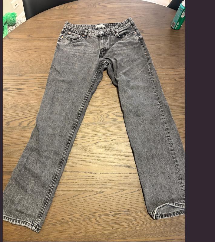 Gina Tricot- Perfect jeans dökkgráar