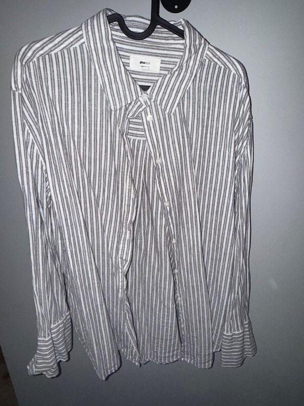 Gina Tricot hör skyrta
