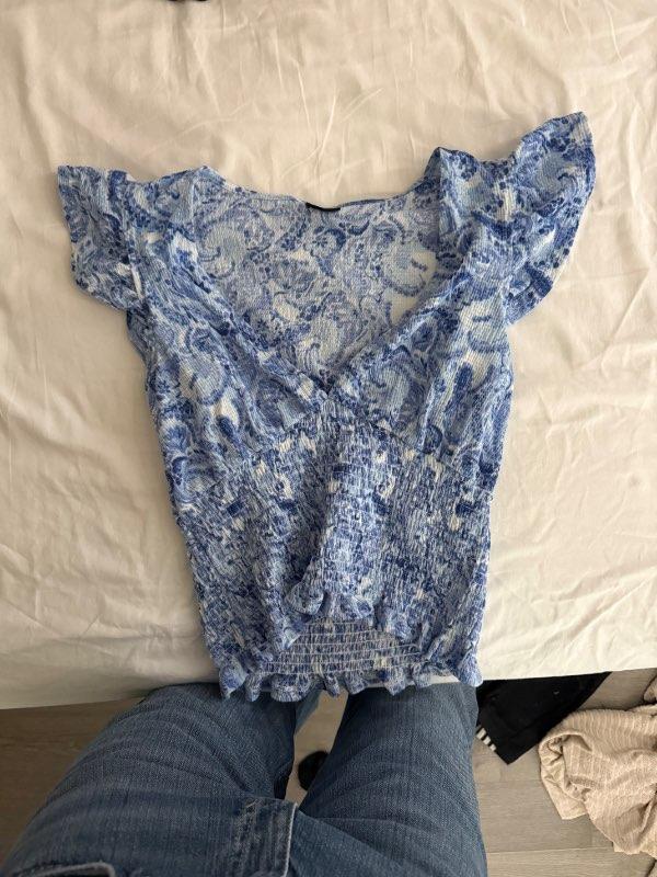 Gina tricot blár bolur ónotaður