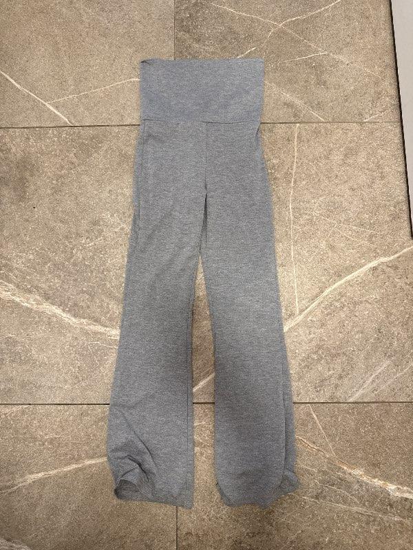 Gina tricot buxur gráar