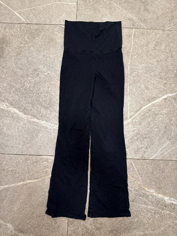 Gina tricot buxur svartar
