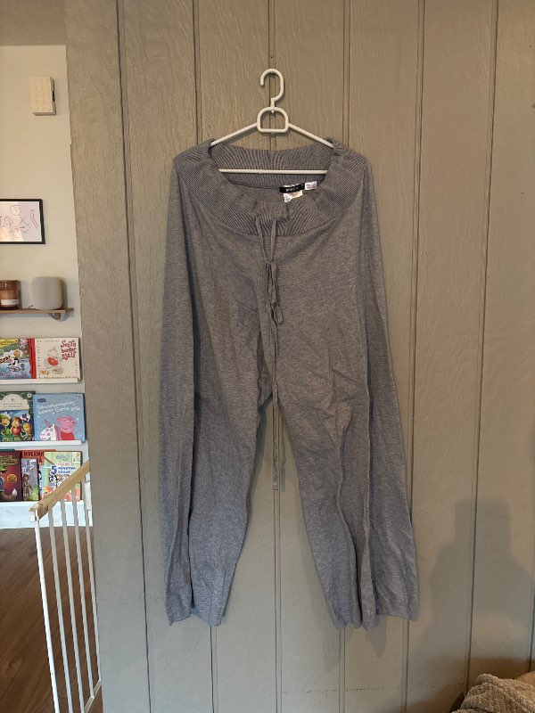 Gina tricot gráar buxur