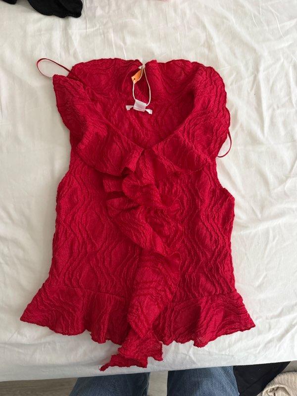 Gina tricot rauður bolur ónotaður