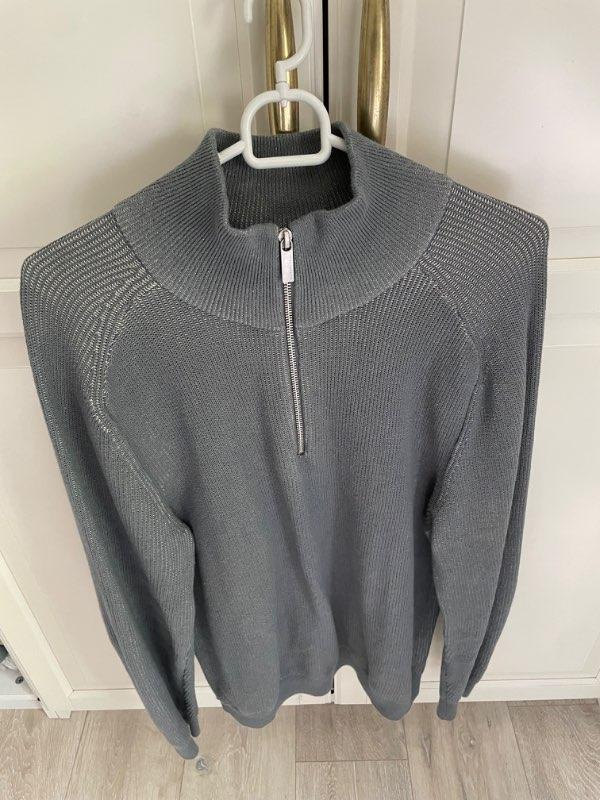 Grá half zip peysa