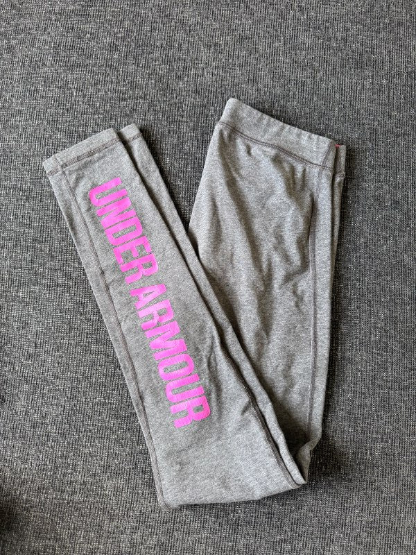 Gráar UnderArmour leggings