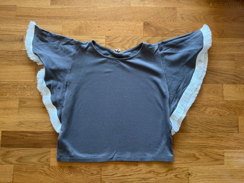 Grey tshirt