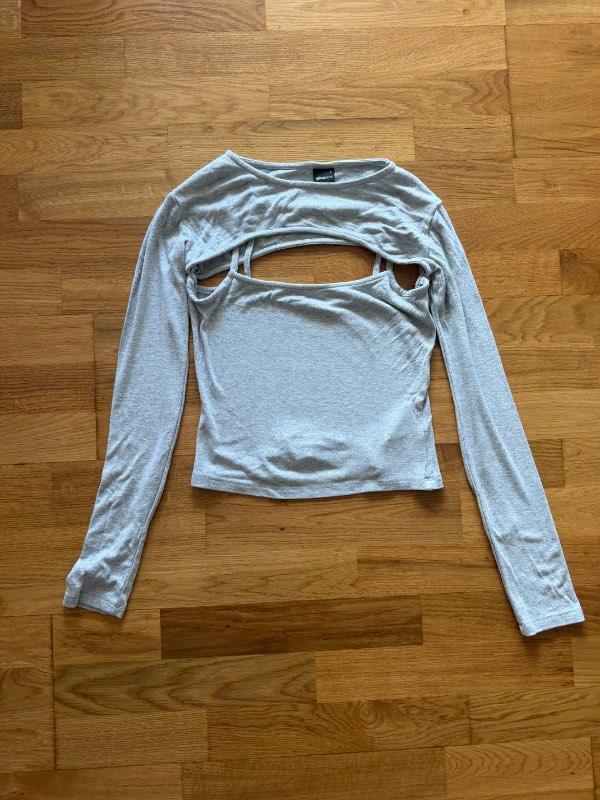 Grey tshirt