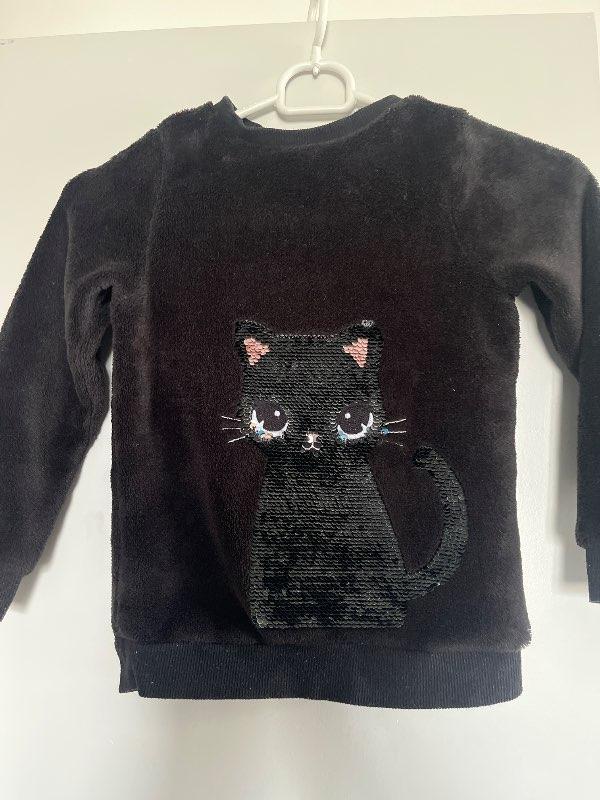 H&M black cat shirt