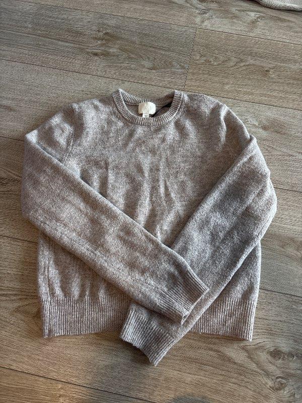 H&M peysa ljós