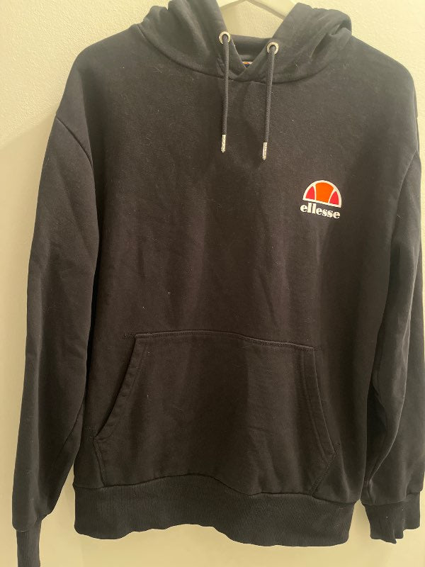 Hettupeysa svört ellesse